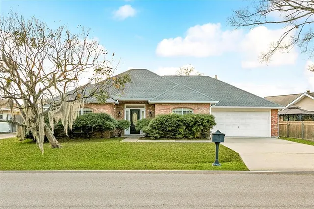 $2,400 | 308 Willowdale Boulevard, Luling, LA 70070