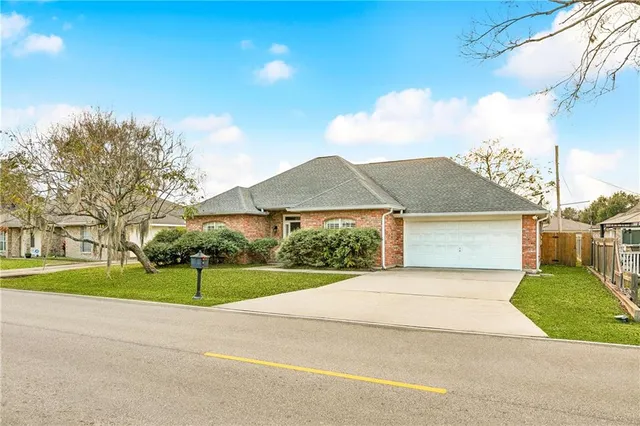 $2,400 | 308 Willowdale Boulevard, Luling, LA 70070