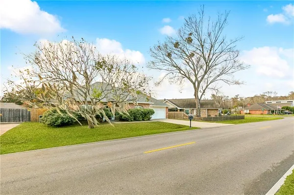 $2,200 | 308 Willowdale Boulevard, Luling, LA 70070