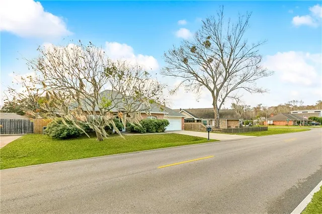 $2,400 | 308 Willowdale Boulevard, Luling, LA 70070