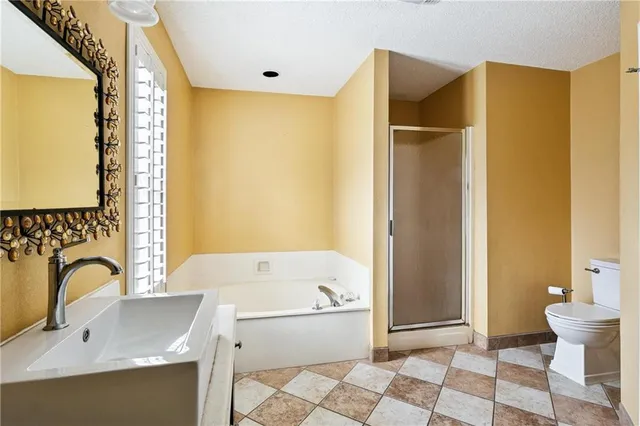 $2,400 | 308 Willowdale Boulevard, Luling, LA 70070