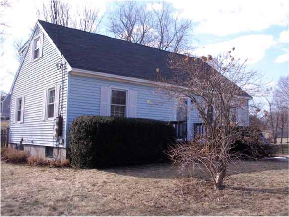 18 Sewall Road Portsmouth, NH 03801 - Photo 1 of 3 Gallery Image 1