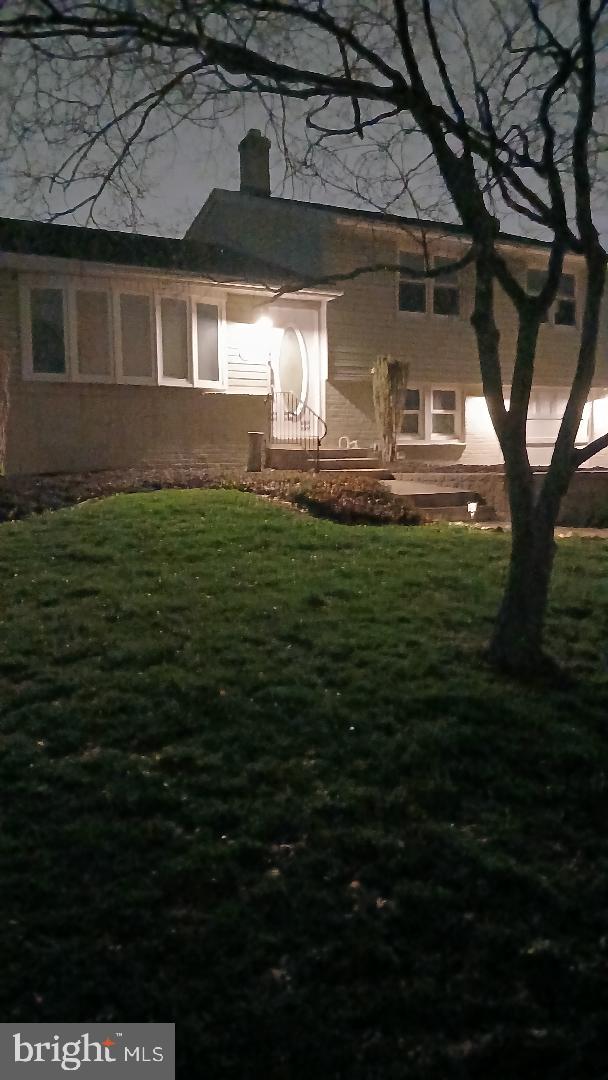 960 Dale Road Secane, PA 19018 - Photo 14 of 23 a view of house with yard