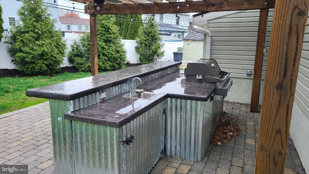 960 Dale Road Secane, PA 19018 - Photo 16 of 23 a balcony with trees in front of it