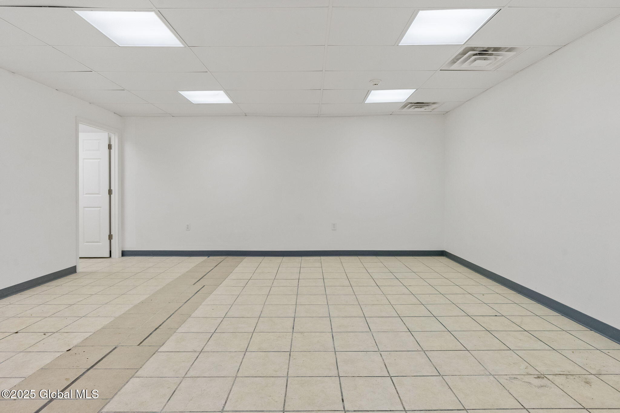 1480 State Street Schenectady, NY 12304 - Photo 11 of 34 8-web-or-mls-1480-state-st