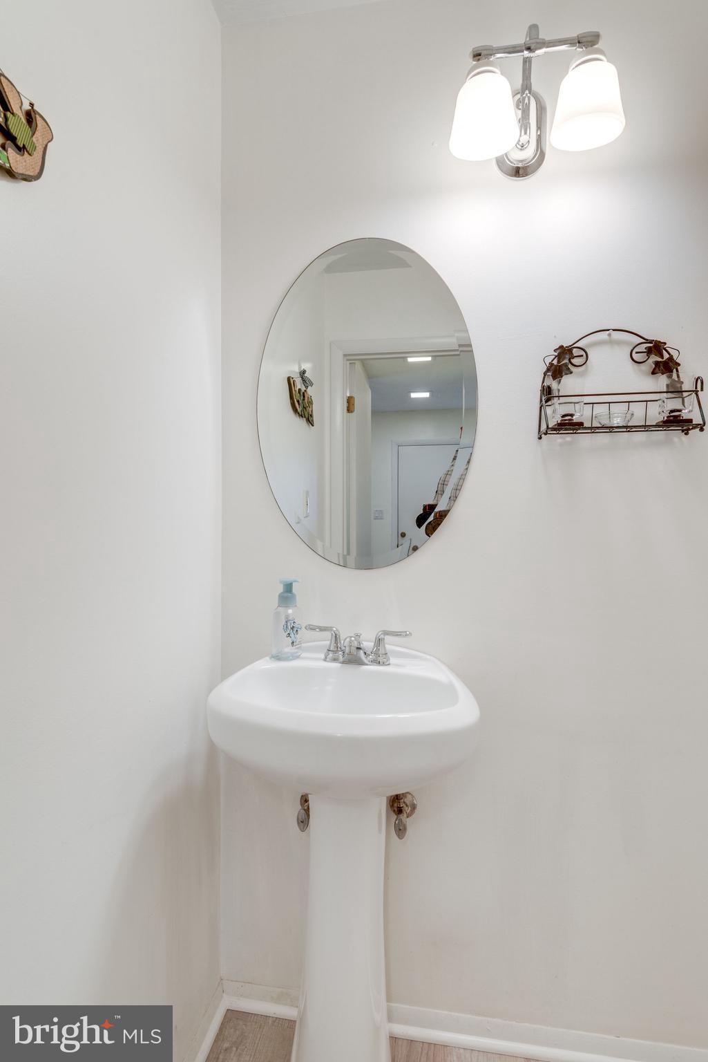2118 Cartwright Place Reston, VA 20191 - Photo 6 of 24 Half Bath on main level!