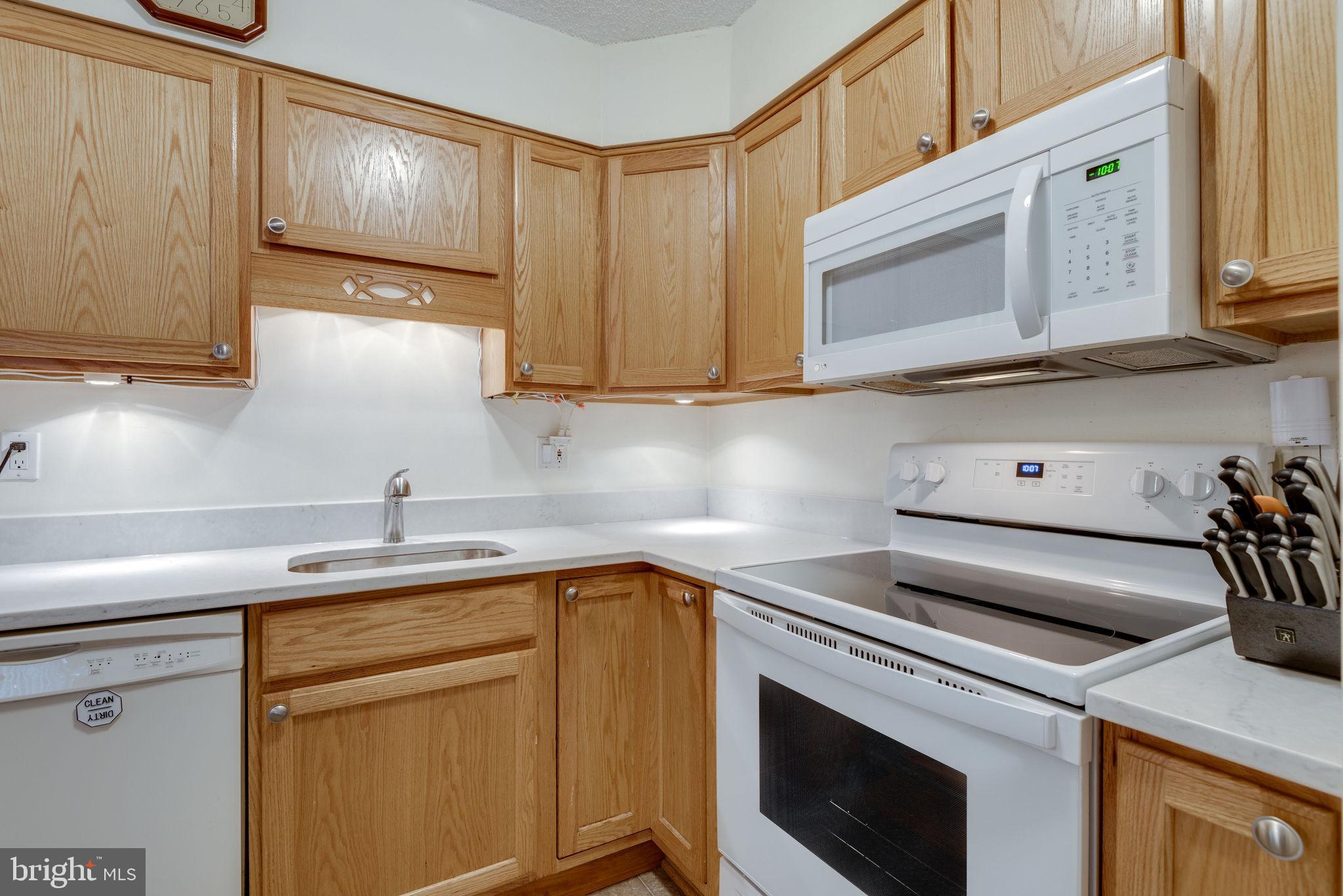 2118 Cartwright Place Reston, VA 20191 - Photo 10 of 24 Gallery Image 10