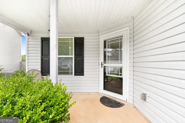 a view of a entryway front of house
