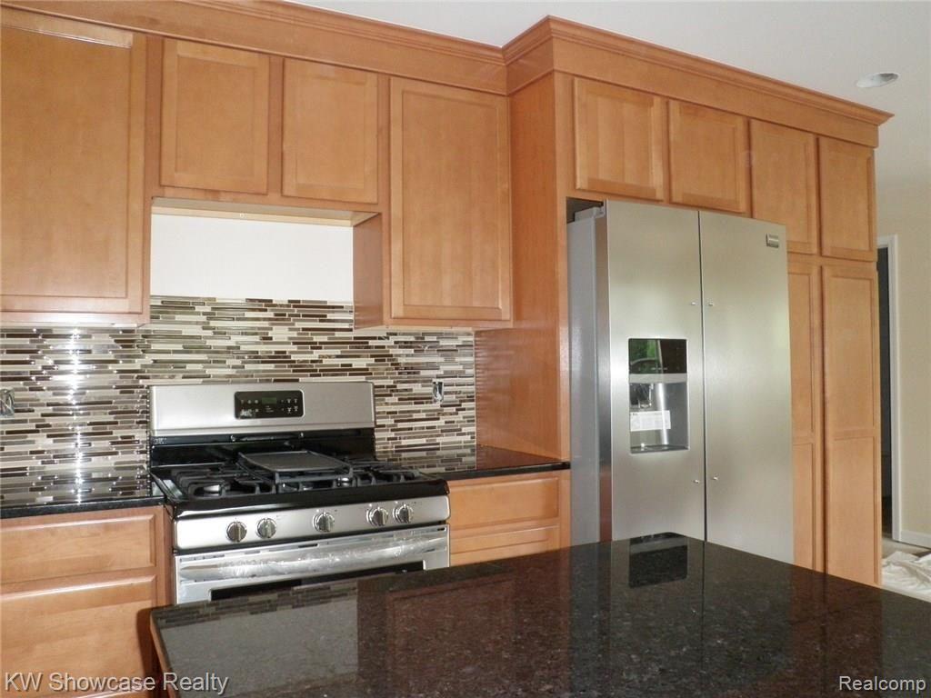 3036 Reeder Road Clarkston, MI 48346 - Photo 3 of 22 002.JPG