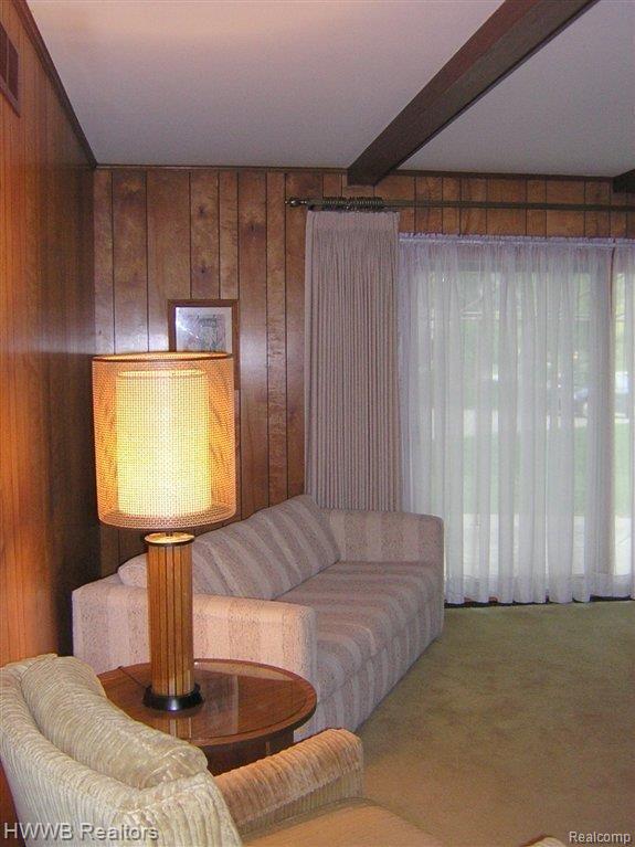 35999 Charter Crest Road Farmington, MI 48335 - Photo 5 of 18 Family Rm.jpg