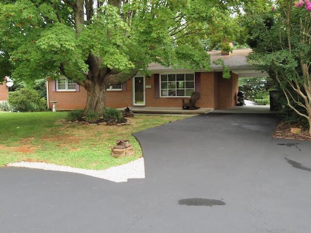 5531 Darby Road Roanoke, VA 24012 - Photo 1 of 26 Front