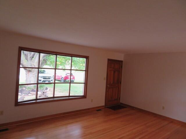 5531 Darby Road Roanoke, VA 24012 - Photo 8 of 26 Bay Window