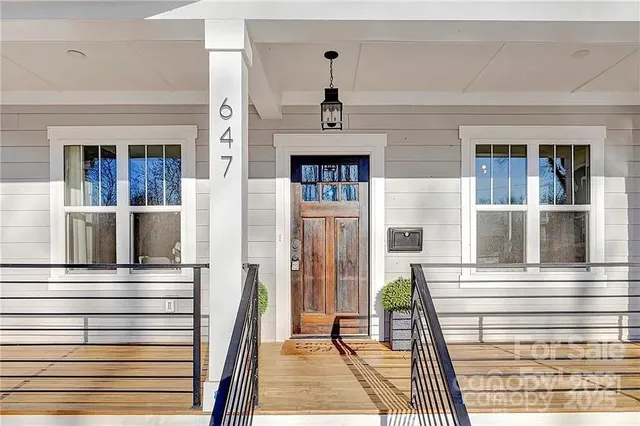 a view of a entrance door of the house