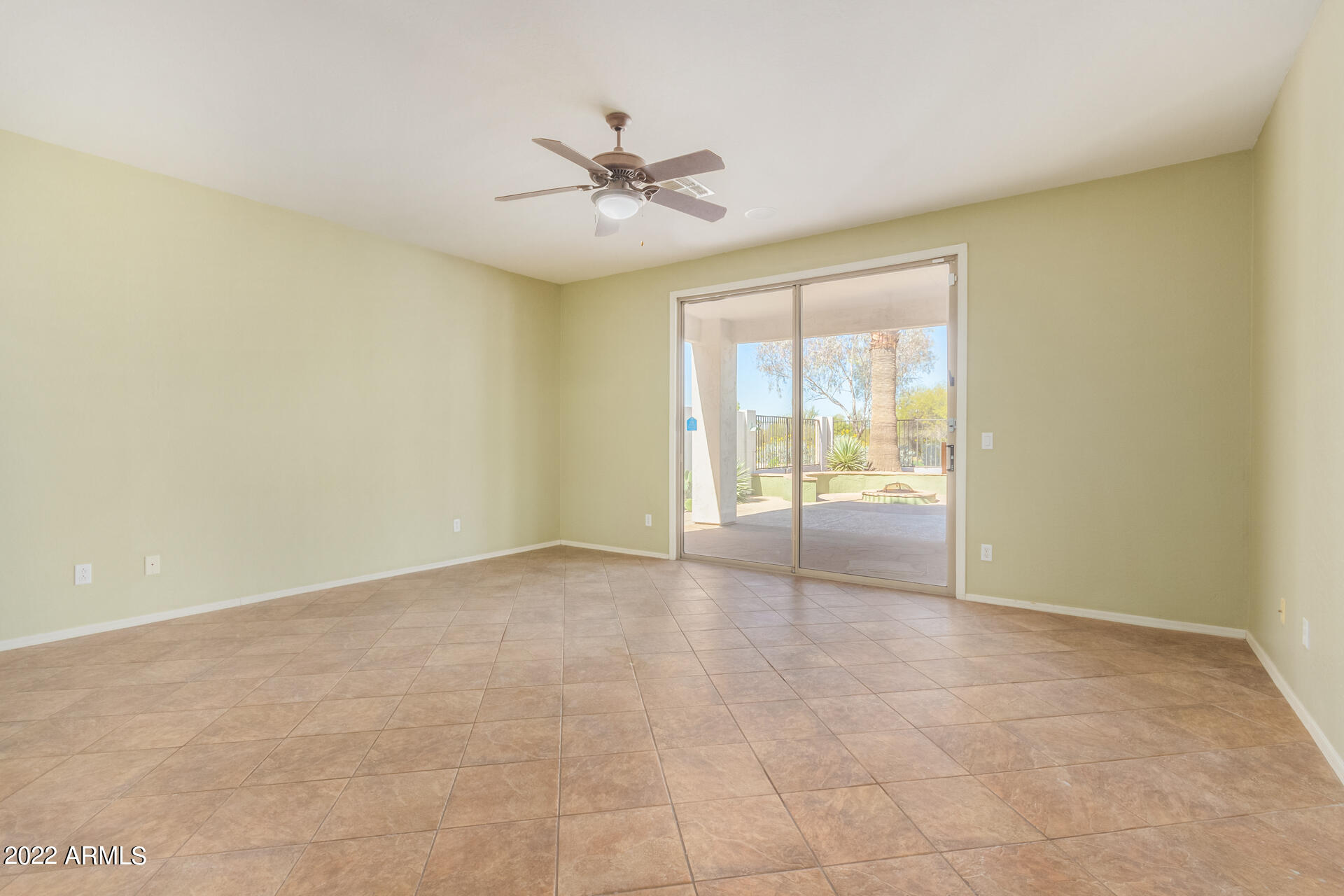 2438 East Fremont Road Phoenix, AZ 85042 - Photo 18 of 45 a view of an empty room with a window