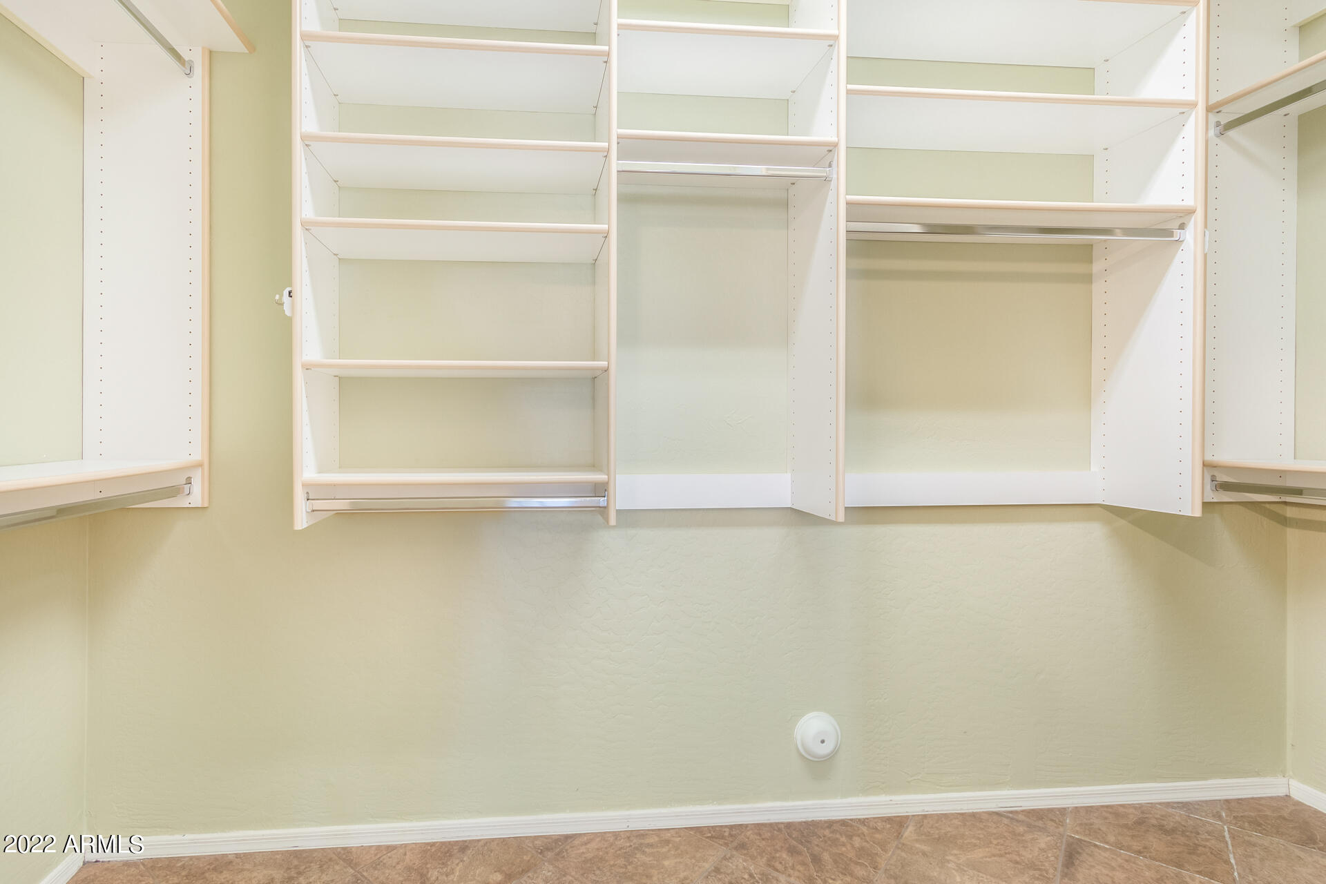 2438 East Fremont Road Phoenix, AZ 85042 - Photo 22 of 45 a view of a small space