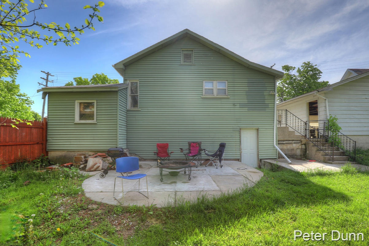 215 South Front Street Belding, MI 48809 - Photo 16 of 19 IMG__2166