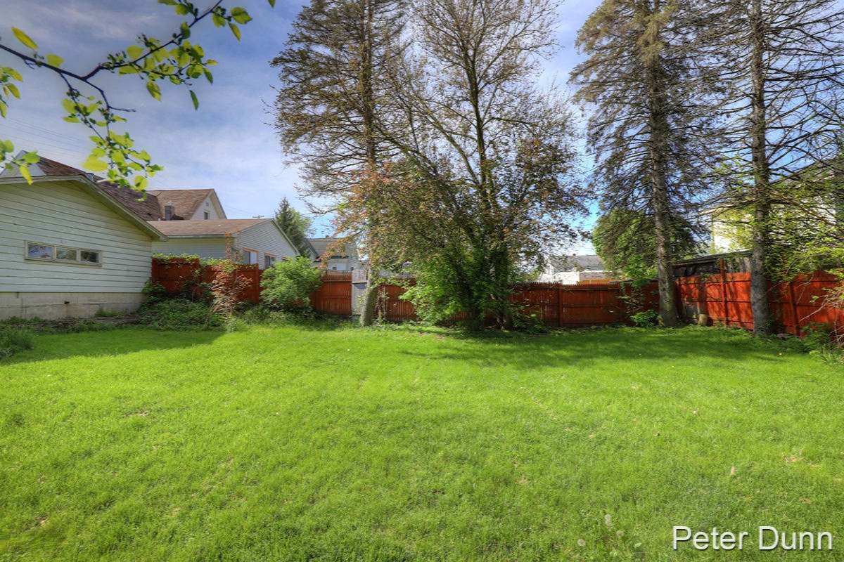 215 South Front Street Belding, MI 48809 - Photo 17 of 19 IMG__2167