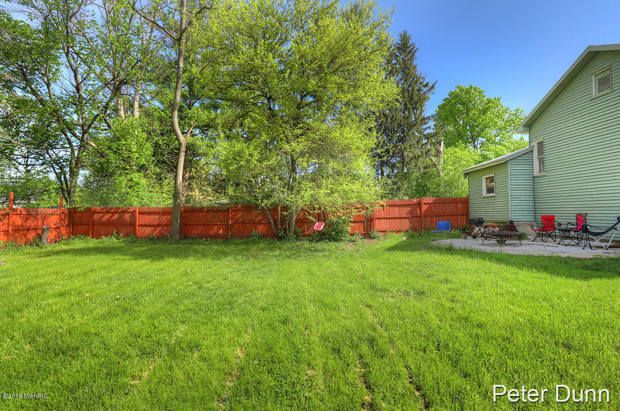 215 South Front Street Belding, MI 48809 - Photo 19 of 19 IMG__2169