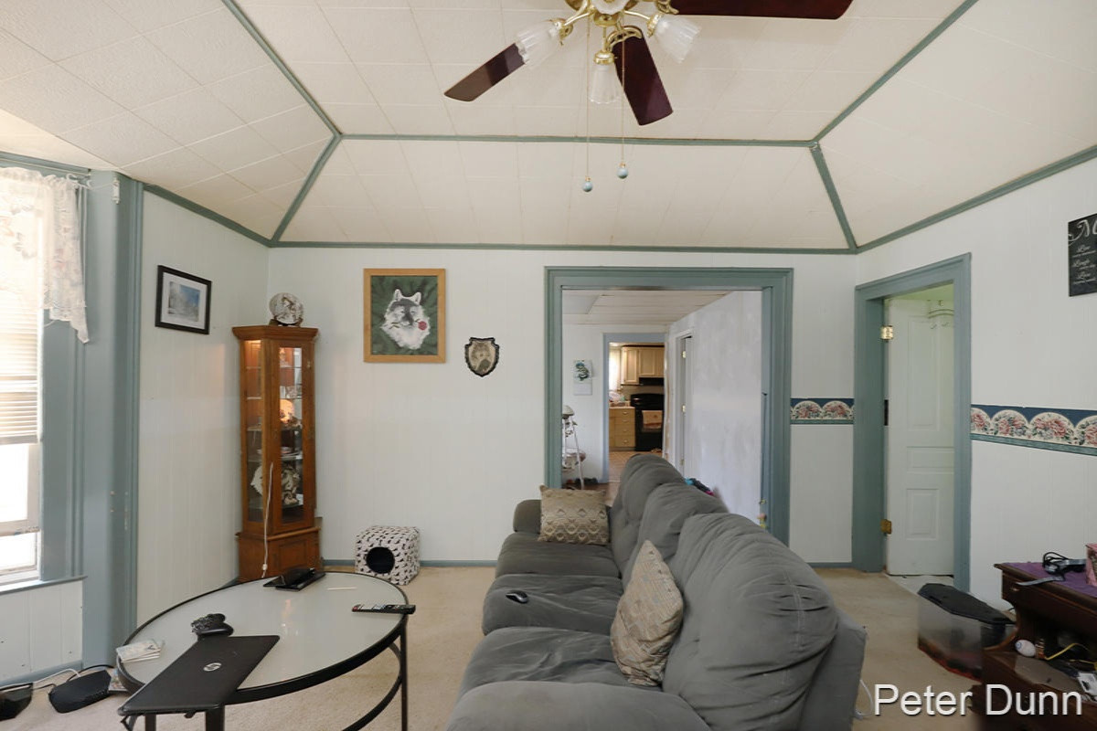 215 South Front Street Belding, MI 48809 - Photo 6 of 19 IMG__2156