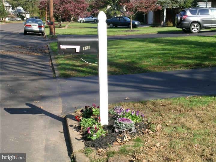 358 Saly Road Yardley, PA 19067 - Photo 25 of 25 Driveway