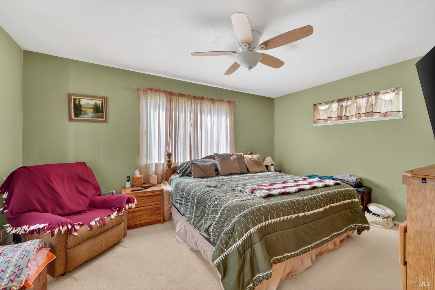 127 Jackson Way Vallejo, CA 94591 - Photo 24 of 35 a bedroom with a bed and window