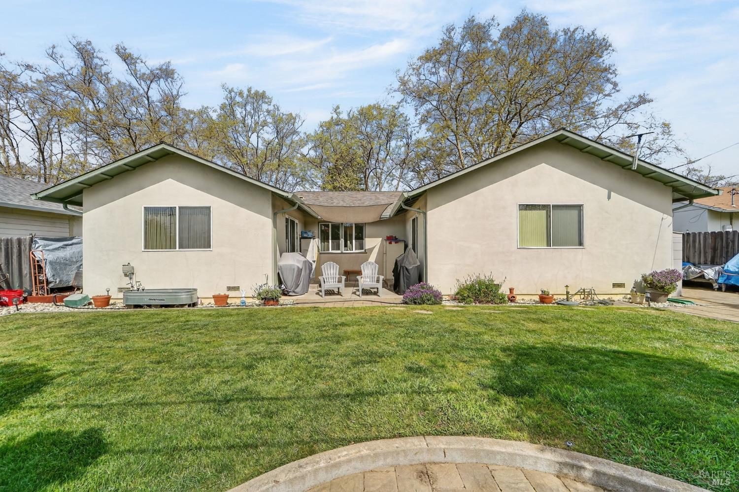 127 Jackson Way Vallejo, CA 94591 - Photo 31 of 35 a front view of a house with a garden