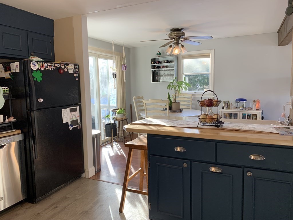 69 Teakwood Road Springfield, MA 01128 - Photo 4 of 12