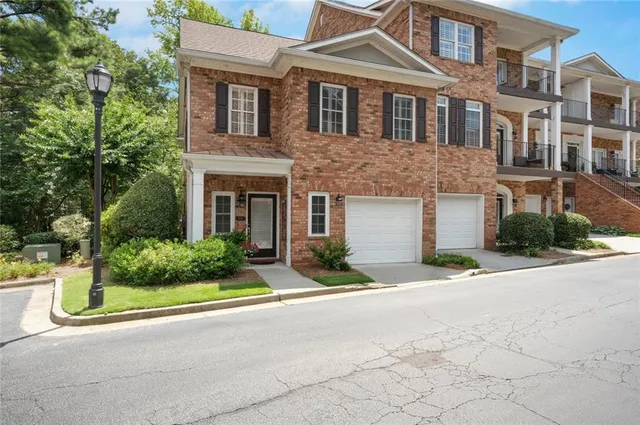$625,000 | 2570 Oglethorpe Circle Northeast, Unit 3, Atlanta, GA 30319