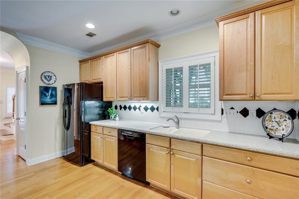 2570 Oglethorpe Circle Northeast, Unit 3 Atlanta, GA 30319 - Photo 15 of 36