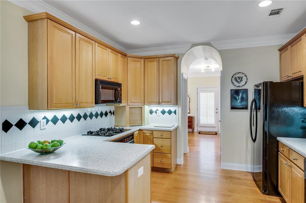 2570 Oglethorpe Circle Northeast, Unit 3 Atlanta, GA 30319 - Photo 16 of 36