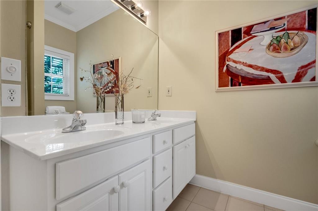 2570 Oglethorpe Circle Northeast, Unit 3 Atlanta, GA 30319 - Photo 28 of 36