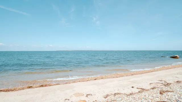 $100,000 | 232 Kings Point Road, East Hampton, NY 11937