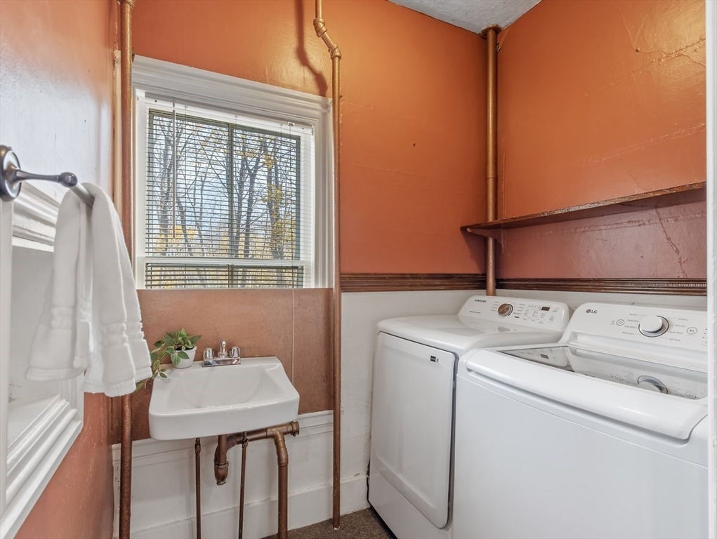 12 Spring Street Foxboro, MA 02035 - Photo 9 of 42