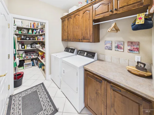 $715,000 | 3449 Hiland Avenue, Burley, ID 83318