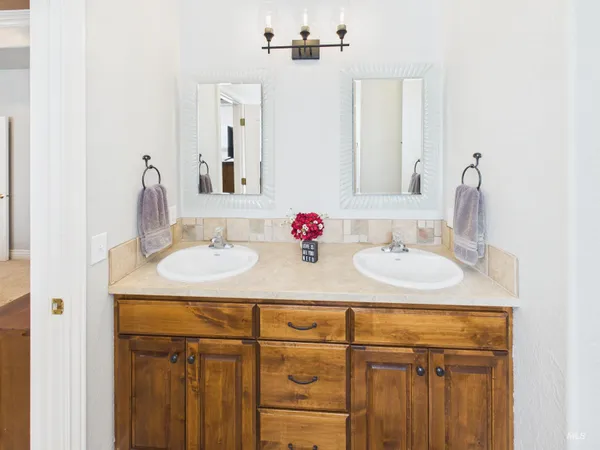 $715,000 | 3449 Hiland Avenue, Burley, ID 83318