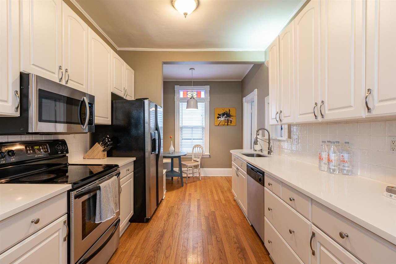 216 Pace Street Raleigh, NC 27604 - Photo 14 of 30 Quartz Countertops