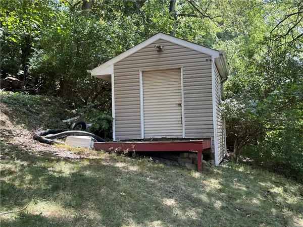 $30,000 | 110 Greydon Avenue, McKees Rocks, PA 15136