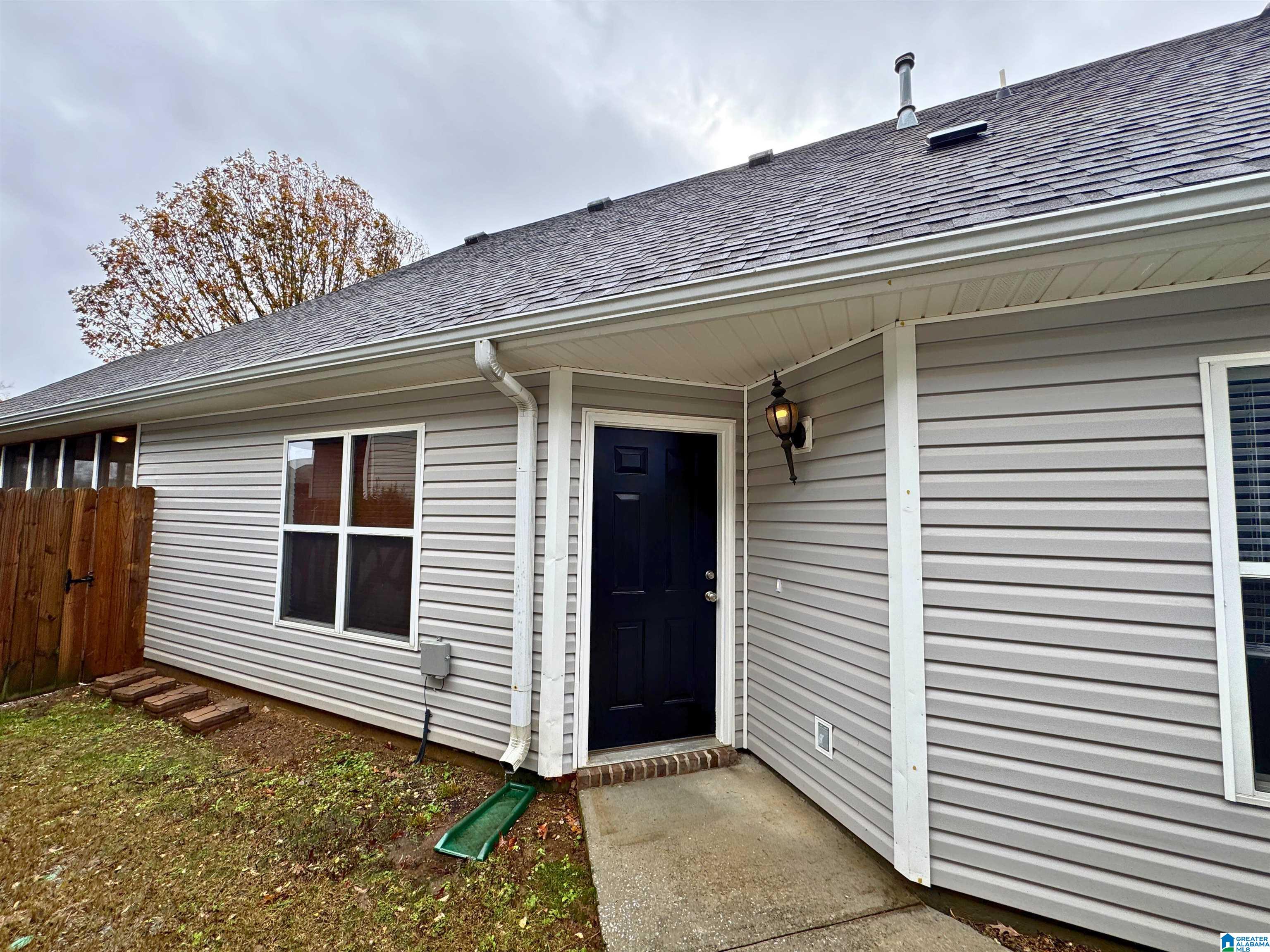 205 High Ridge Drive Pelham, AL 35124 - Photo 3 of 23
