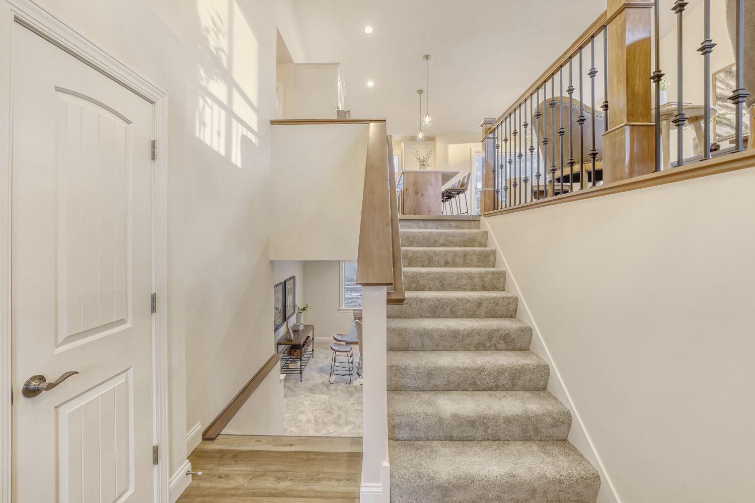 2871 Trinity Drive Shakopee, MN 55379 - Photo 3 of 24