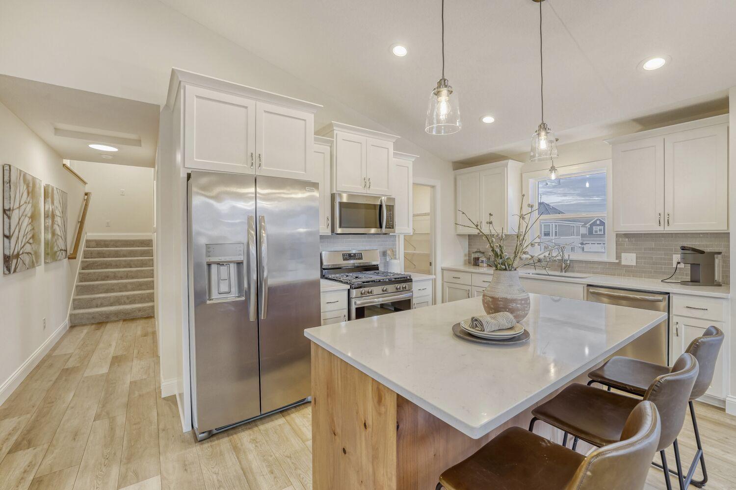 2871 Trinity Drive Shakopee, MN 55379 - Photo 8 of 24