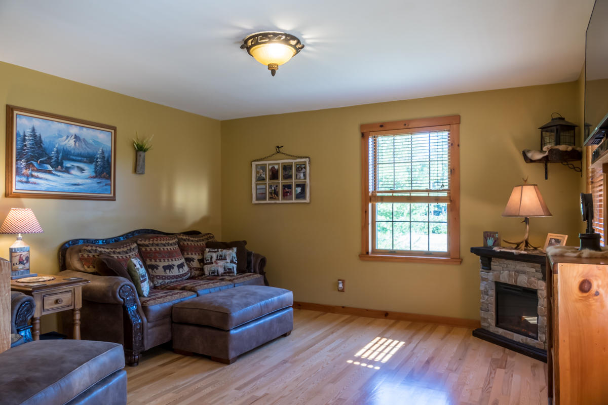 796 Hallowell Road Durham, ME 04222 - Photo 14 of 53 27-Living Room (2 of 3)