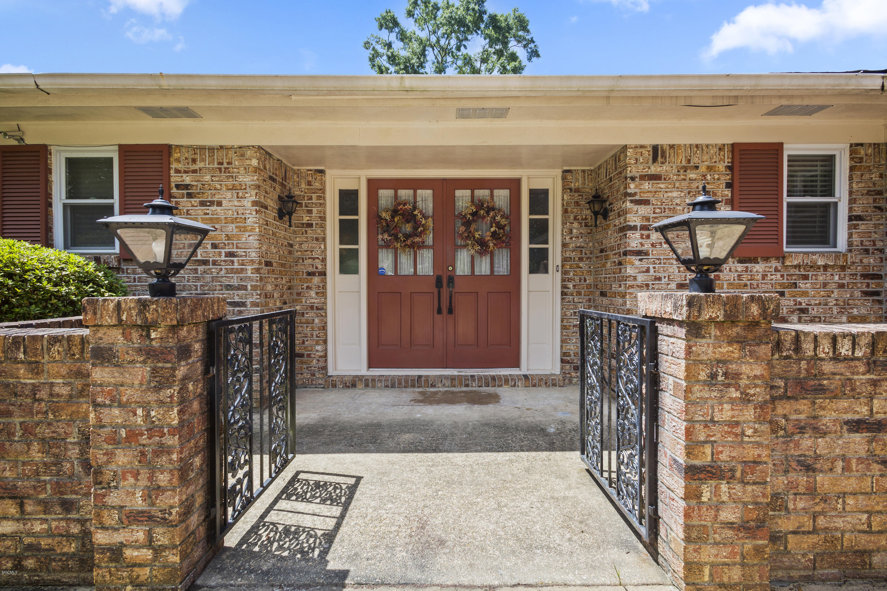 13713 Paraiso Road Ocean Springs, MS 39564 - Photo 3 of 27 Front Door