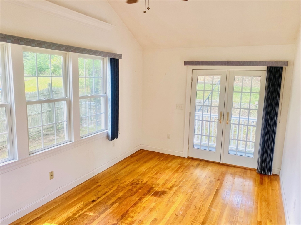 10 Seward Road Stoneham, MA 02180 - Photo 4 of 16 Gallery Image 4