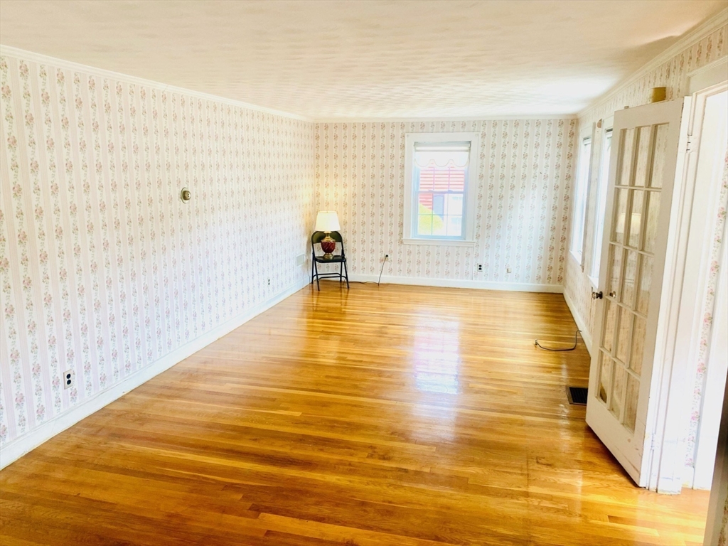 10 Seward Road Stoneham, MA 02180 - Photo 6 of 16 Gallery Image 6