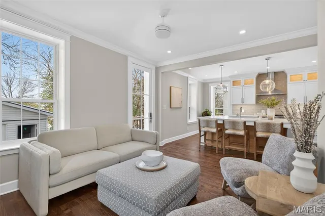 $900,000 | 727 Marshall Avenue, Webster Groves, MO 63119