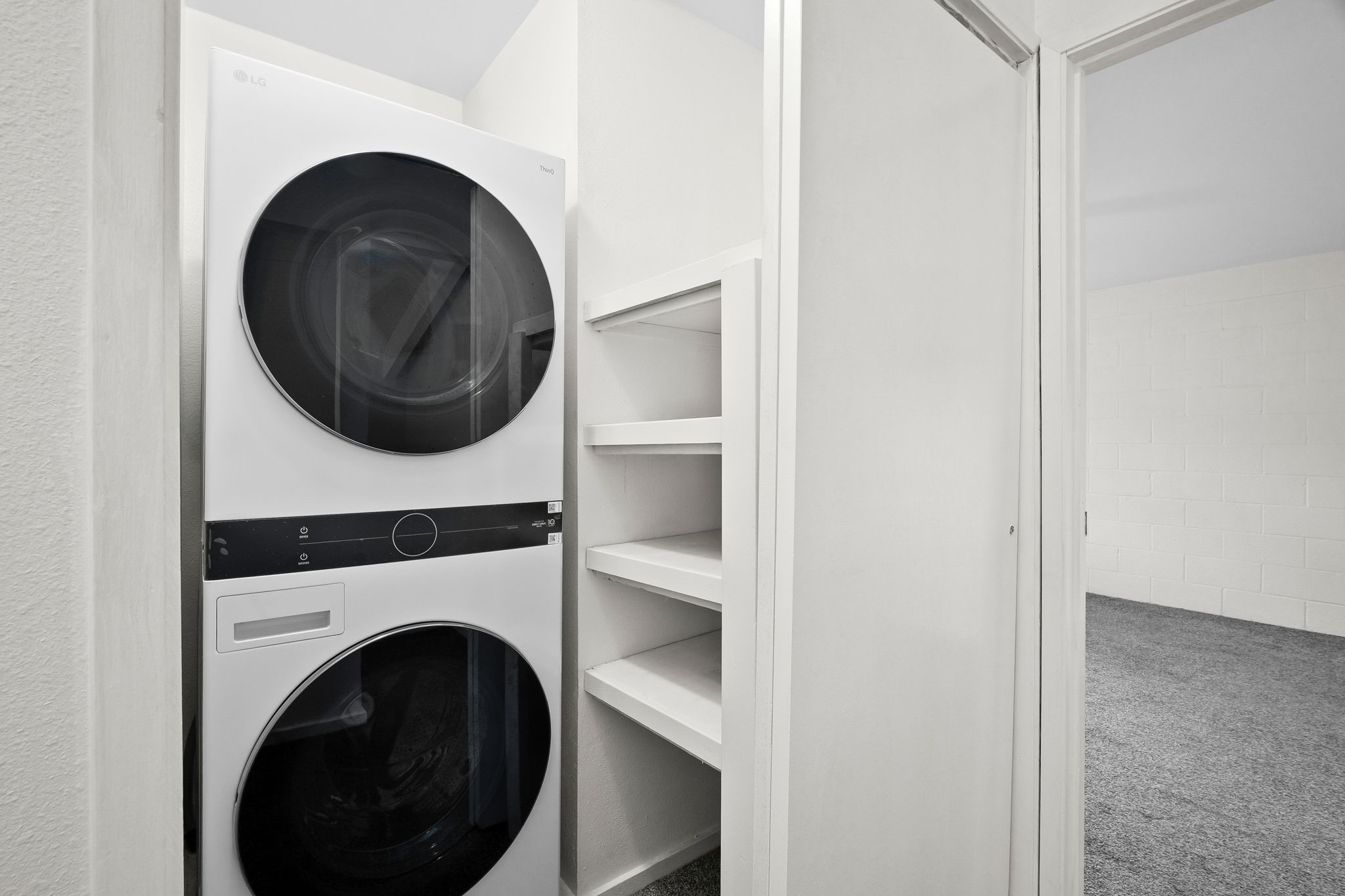 388 Molo Street Kapaa, HI 96746 - Photo 20 of 27 a close up view of a washer and dryer