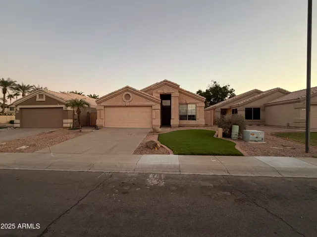 $1,995 | 1785 East Appaloosa Road, Gilbert, AZ 85296