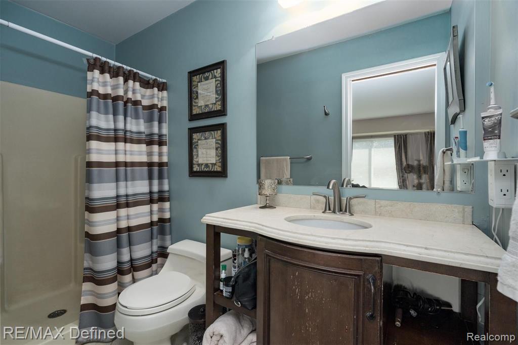 81 Foxboro Drive Rochester Hills, MI 48309 - Photo 18 of 34
