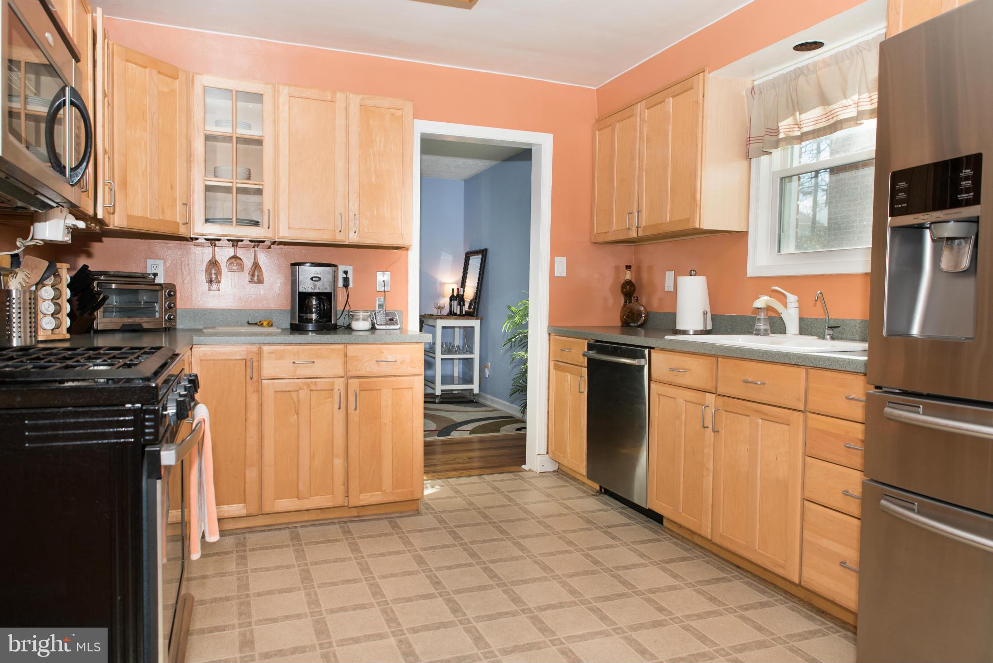 11710 Hatcher Place Silver Spring, MD 20902 - Photo 6 of 30 Kitchen