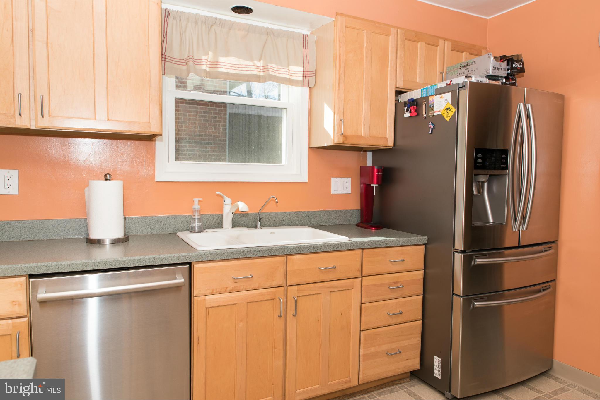 11710 Hatcher Place Silver Spring, MD 20902 - Photo 7 of 30 Kitchen